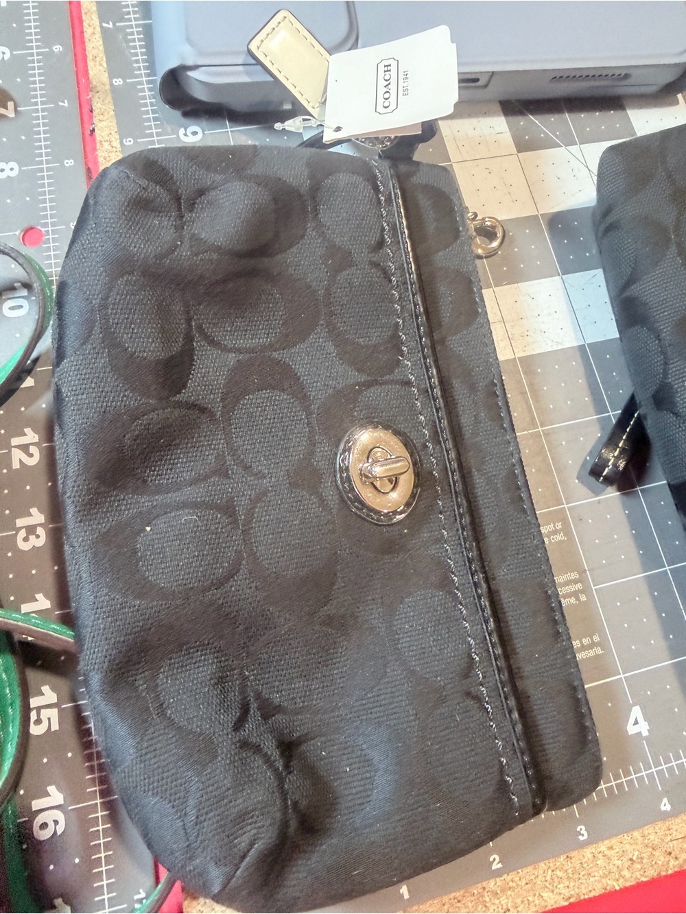 Coach bundle of 8 wallets. Please see pics. 2 are NWT 5 great condition 1 used - Picture 6 of 9